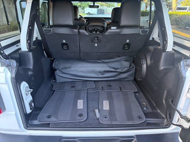 Used 2019 Jeep Wrangler Unlimited Sahara AWD/4WD image 18