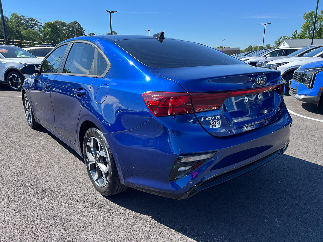 Used 2021 Kia Forte LXS FWD image 3