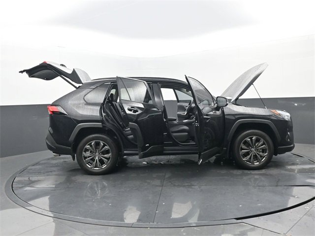 Used 2025 Toyota RAV4 XLE Premium image 32