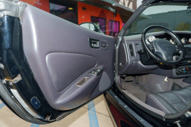 Used 2000 Plymouth Prowler image 9