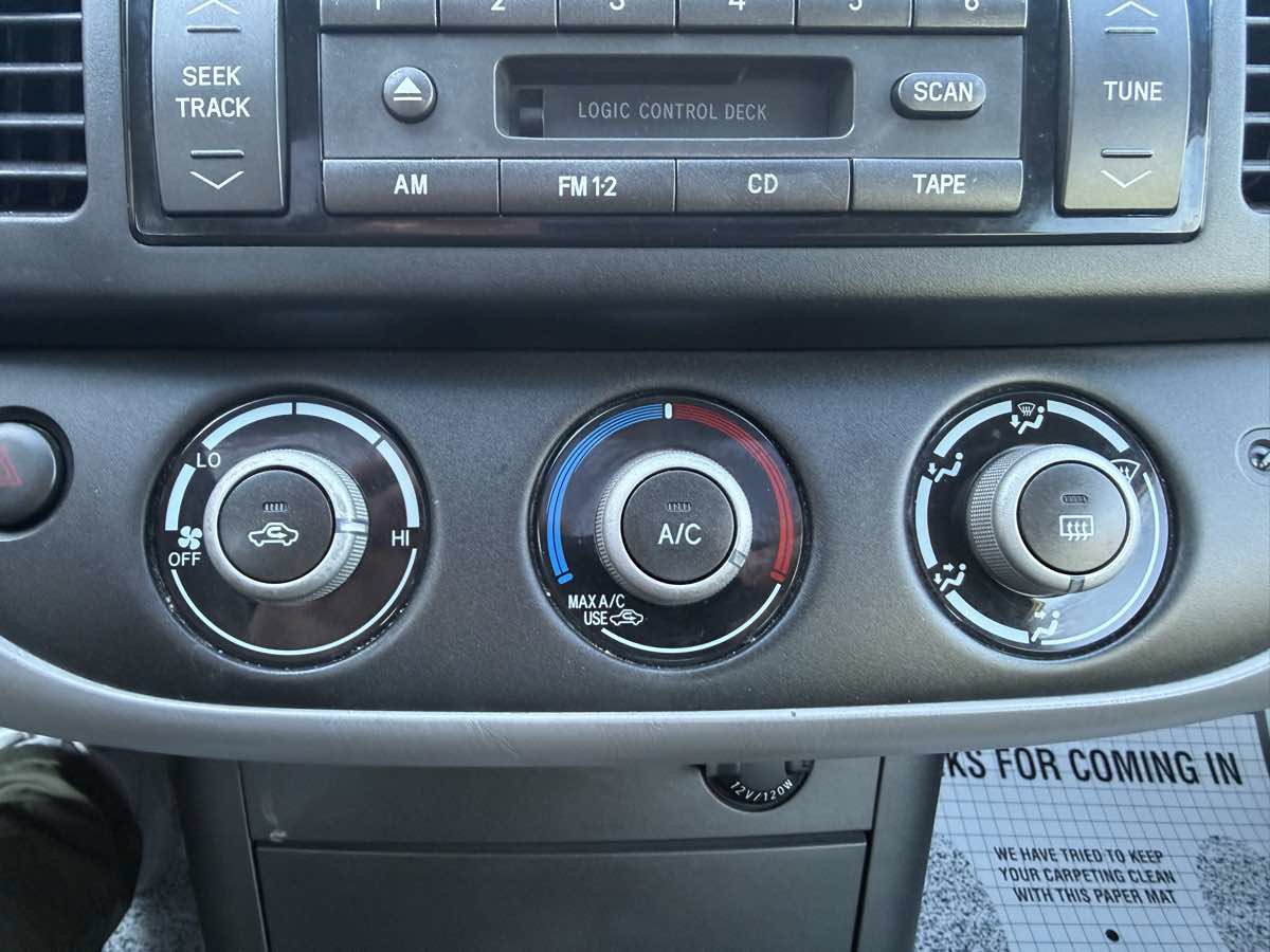 Used 2005 Toyota Camry LE image 18