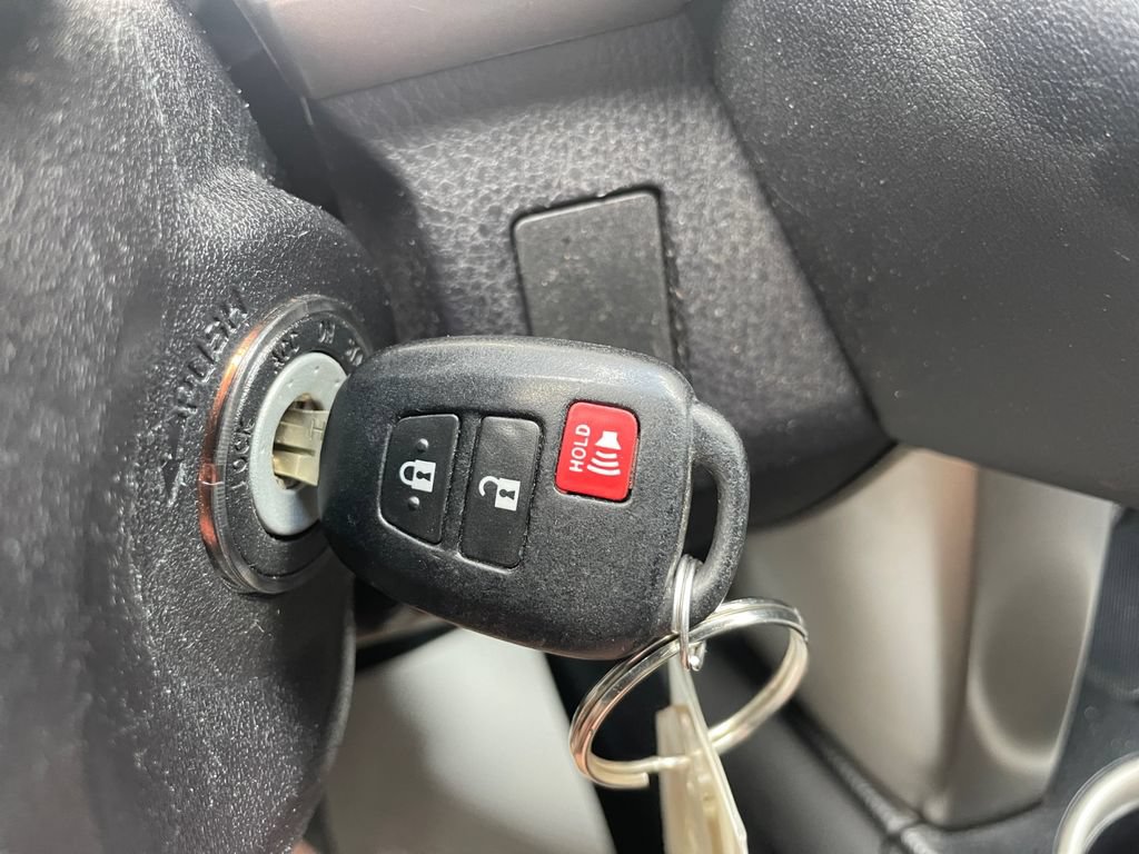 Used 2014 Toyota RAV4 XLE FWD image 25