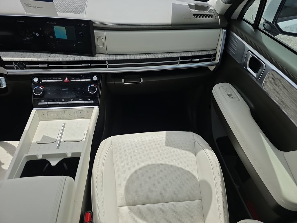 Certified 2025 Hyundai Santa Fe Calligraphy FWD image 17
