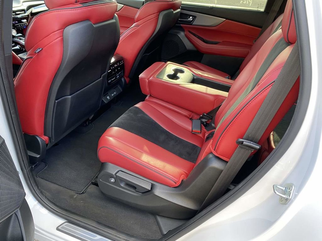 Used 2023 Acura MDX A-Spec image 7