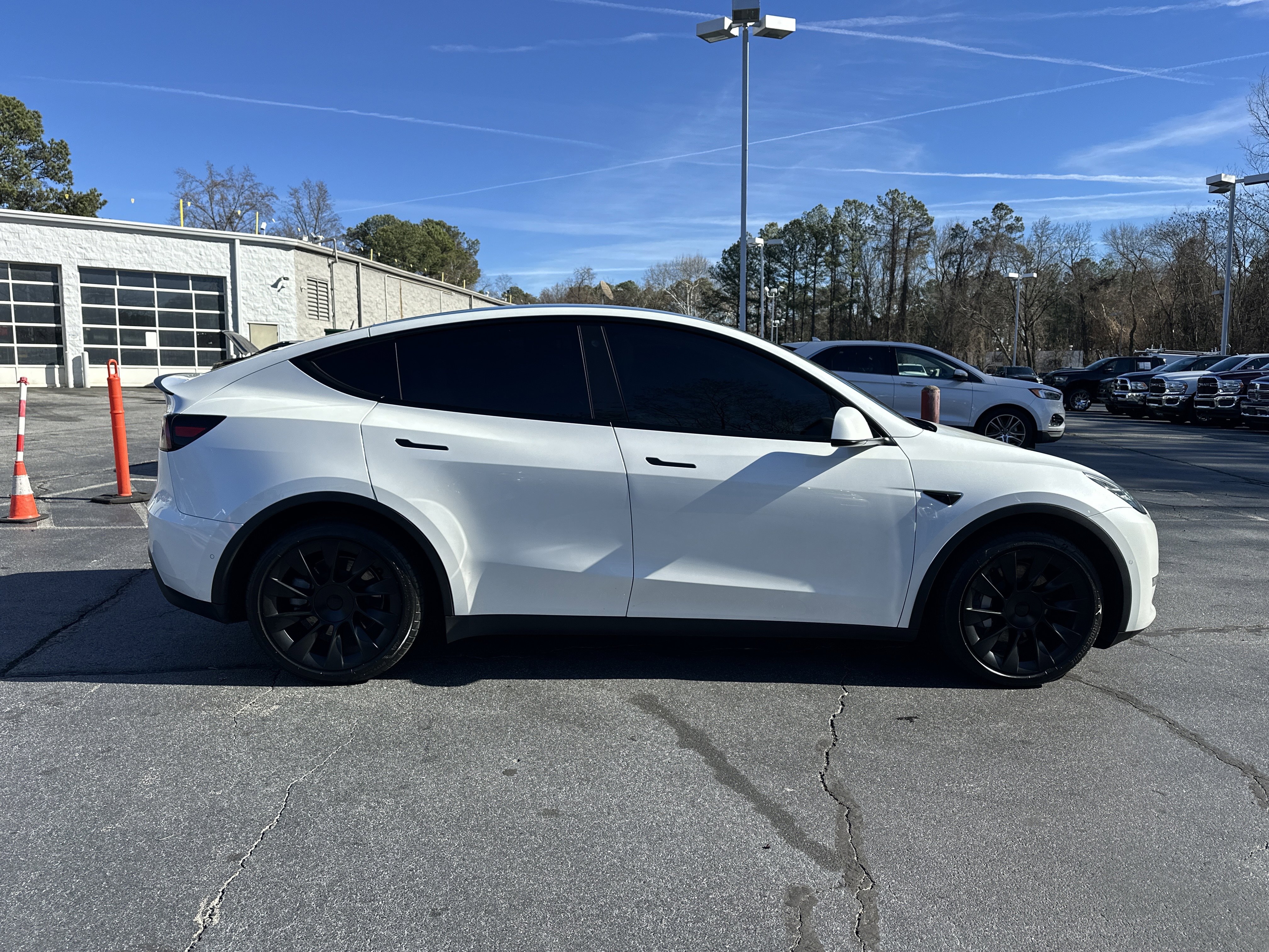 Used 2022 Tesla Model Y Long Range image 10