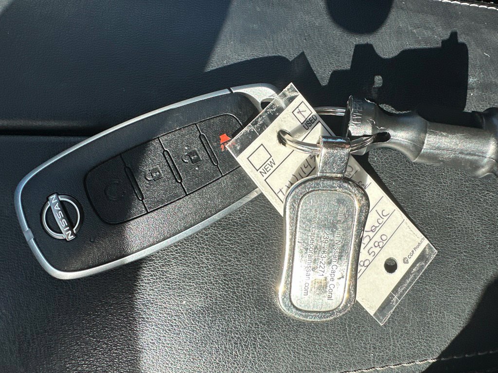 Used 2023 Nissan Rogue SV FWD image 20
