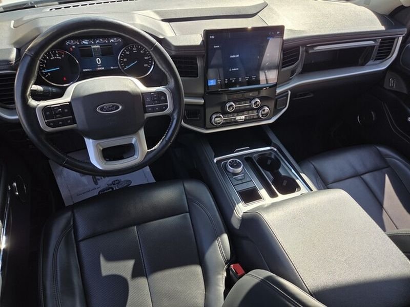 Used 2022 Ford Expedition XLT RWD image 12
