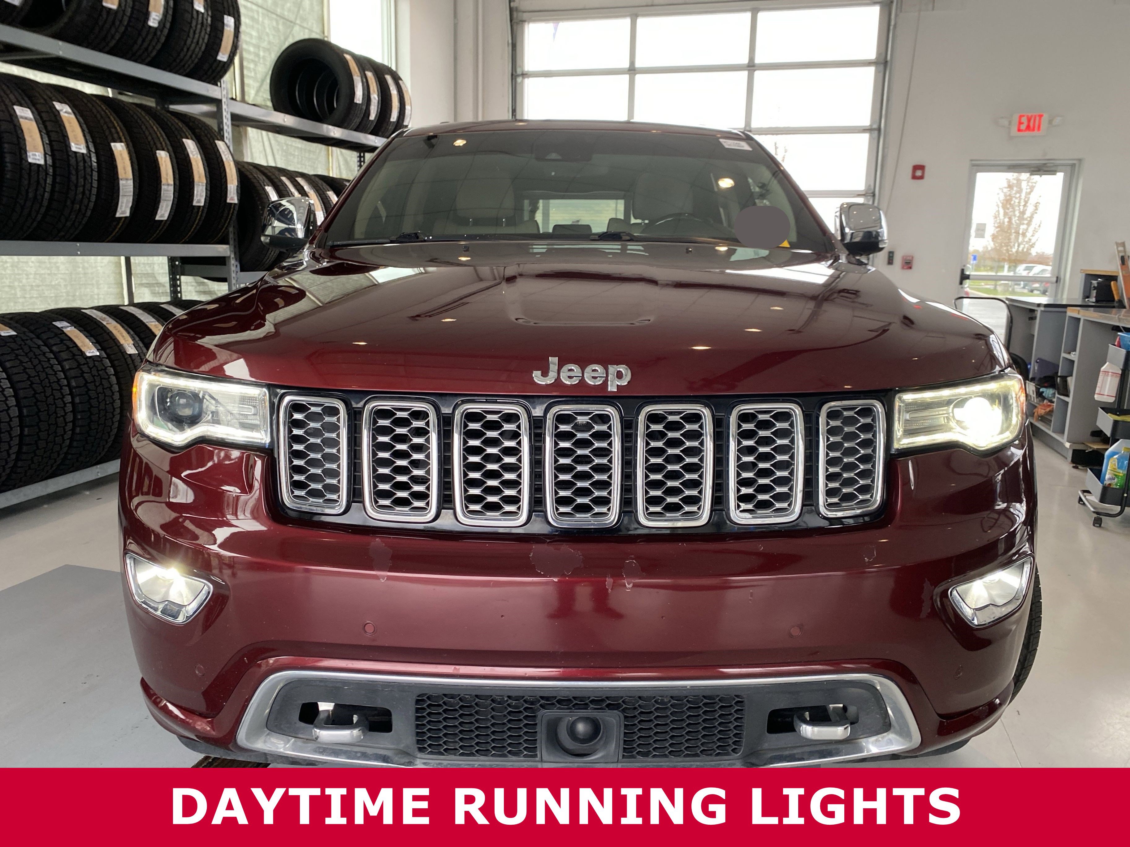 Used 2018 Jeep Grand Cherokee Overland image 30