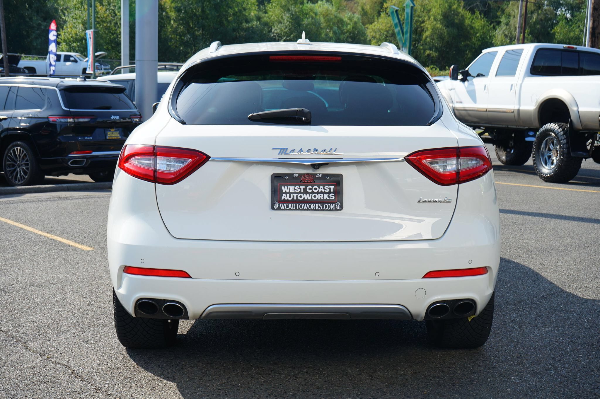 Used 2017 Maserati Levante w/ Luxury Package AWD/4WD image 5