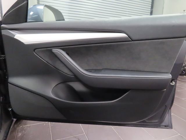 Used 2023 Tesla Model 3 Standard Range image 12