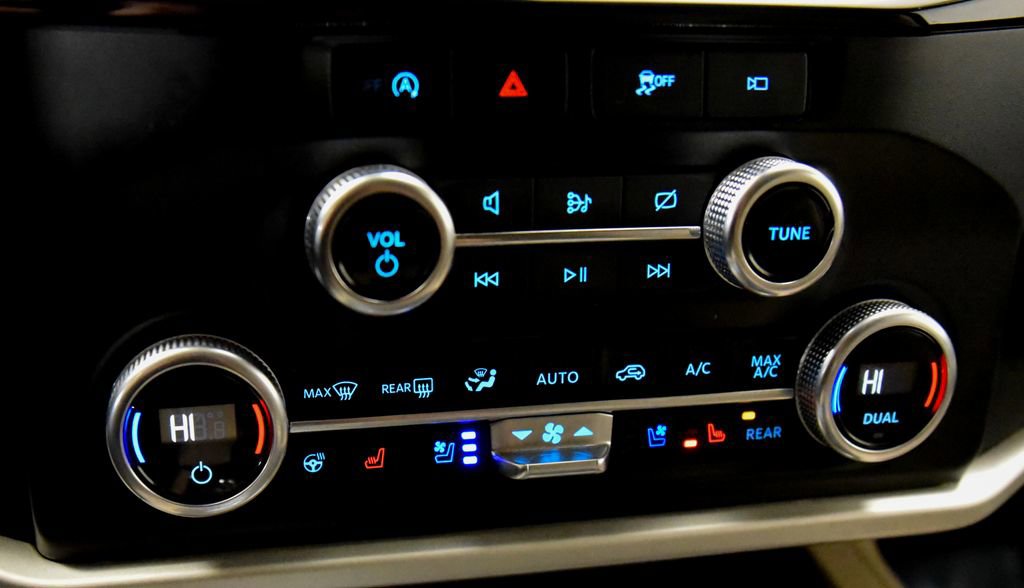 Used 2024 Ford Expedition Limited image 24