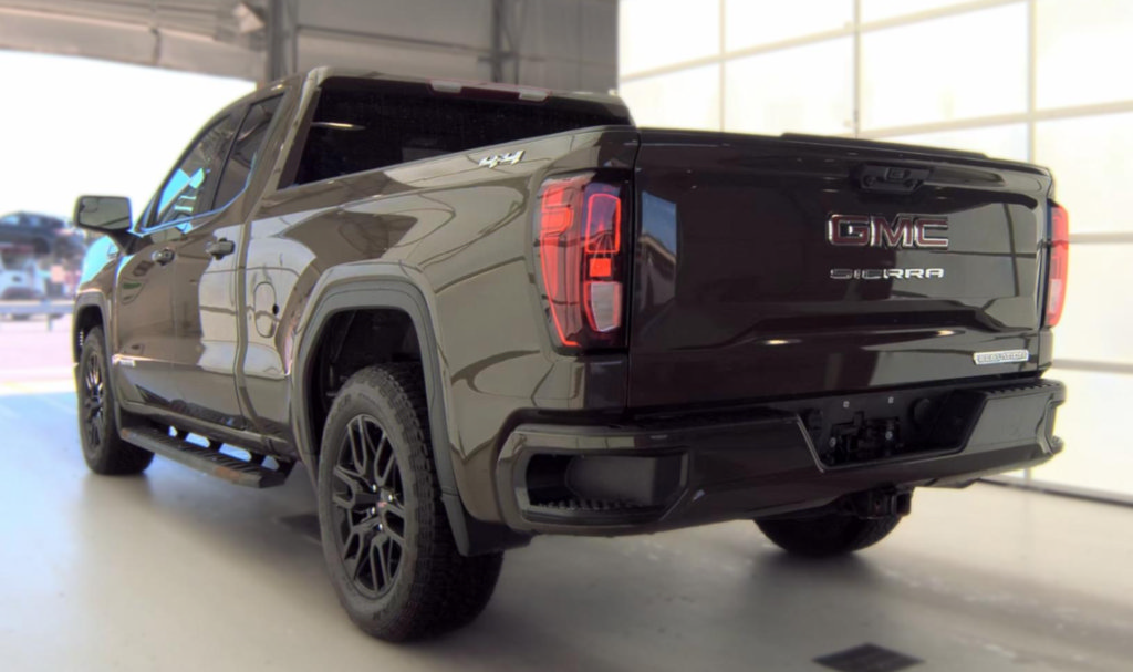 Used 2024 GMC Sierra 1500 Elevation AWD/4WD image 3