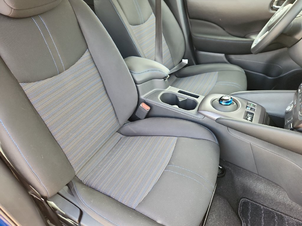 Used 2025 Nissan Leaf S FWD image 12
