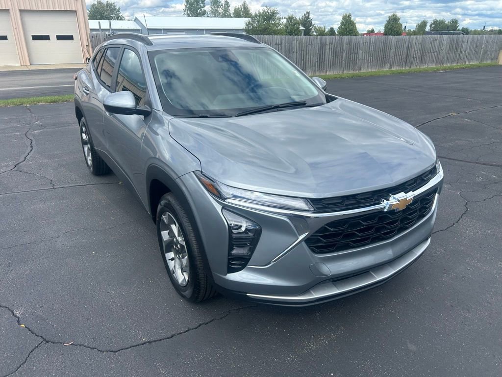 New 2025 Chevrolet Trax LT w/ Driver Confidence Package image 5