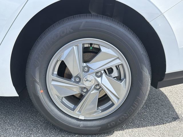 New 2026 Hyundai Elantra SE image 17
