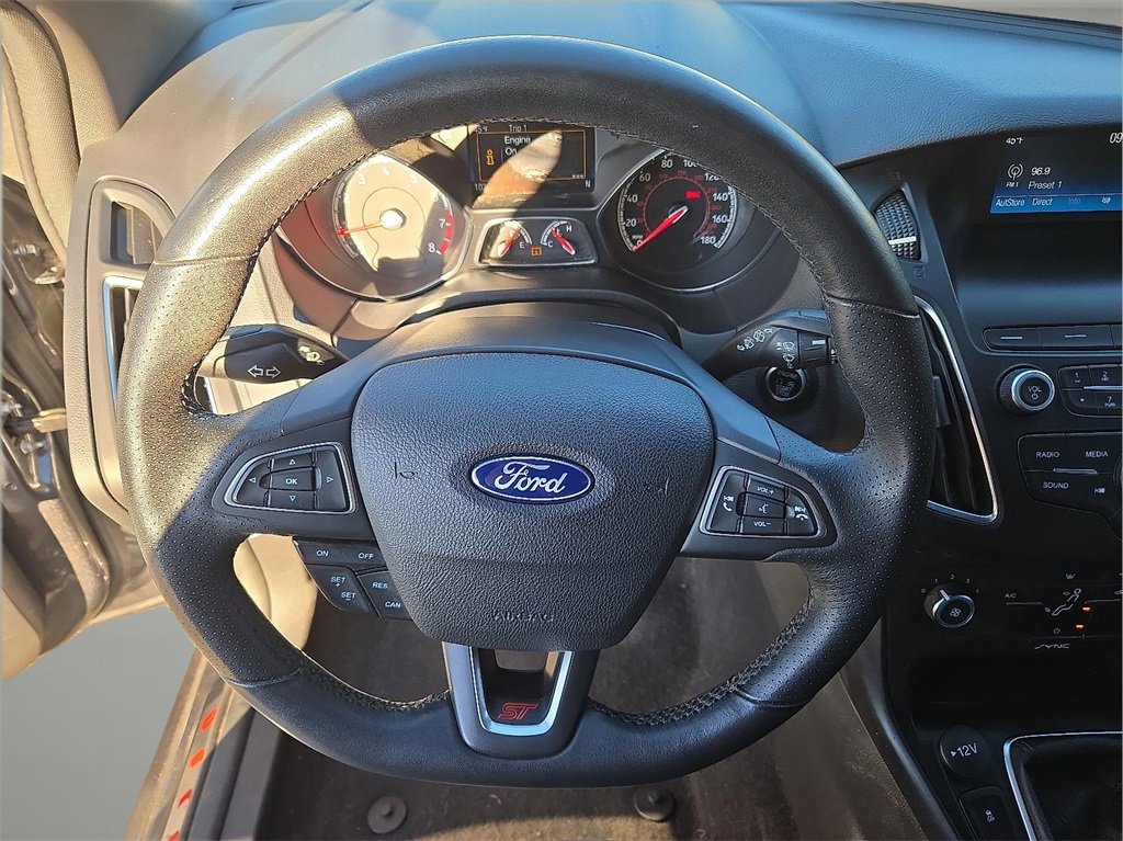 Used 2018 Ford Focus ST image 22
