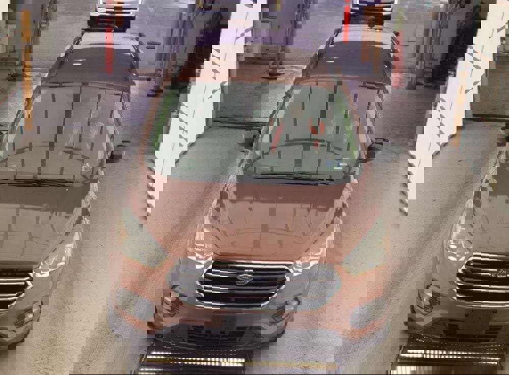 Used 2017 Ford Escape SE w/ Equipment Group 201A image 3