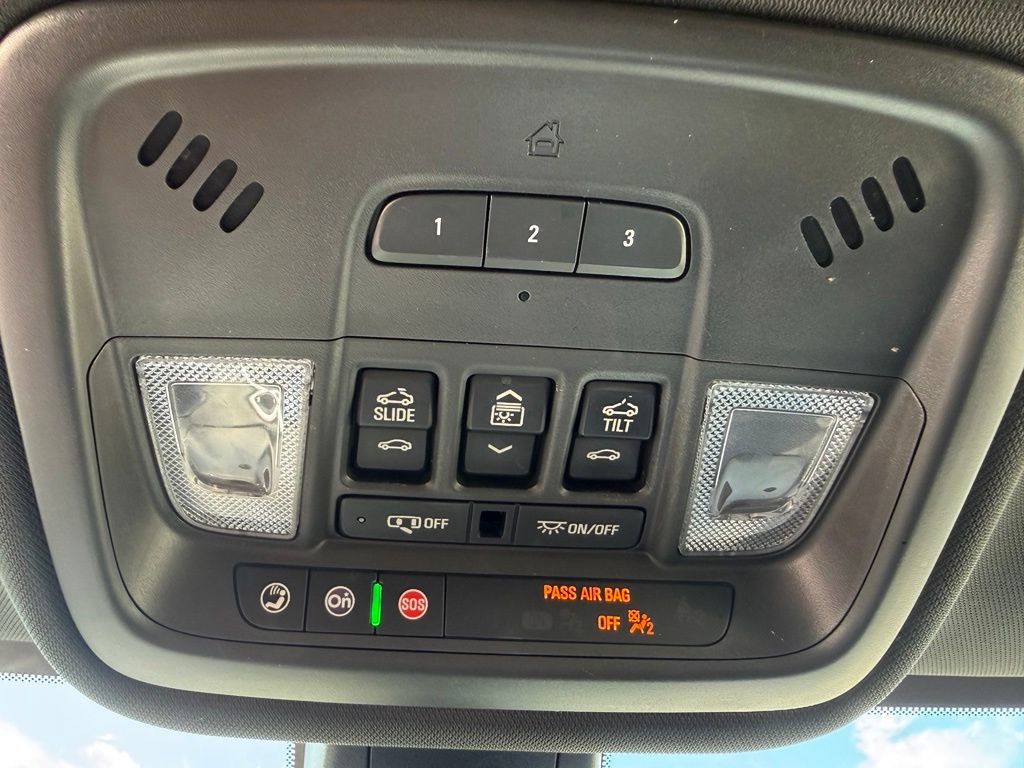 Used 2023 Chevrolet Traverse RS w/ LPO, Floor Liner Package AWD/4WD image 58