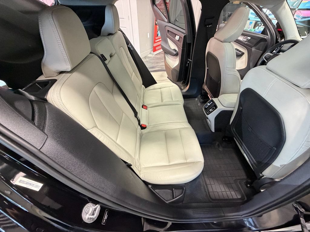 Used 2023 Volvo XC40 B5 Plus w/ Driver Assist Package AWD/4WD image 48