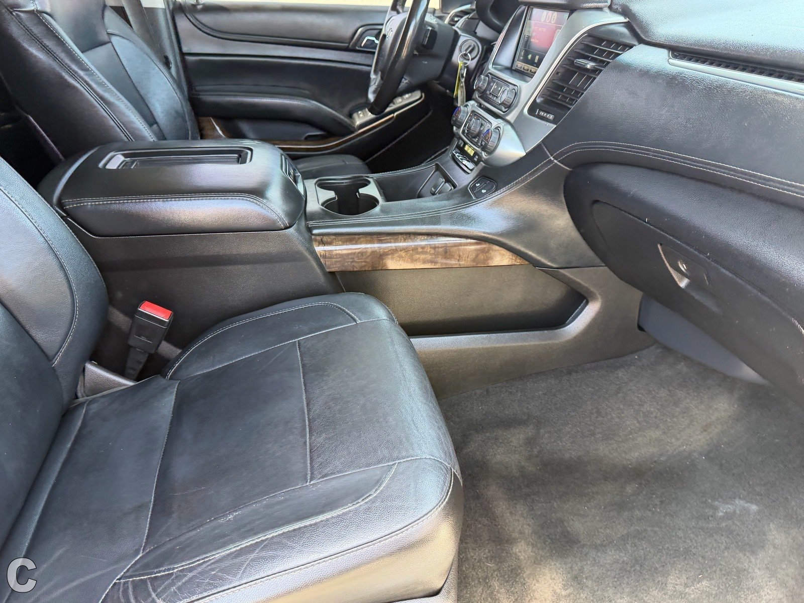 Used 2015 Chevrolet Suburban LT RWD image 12