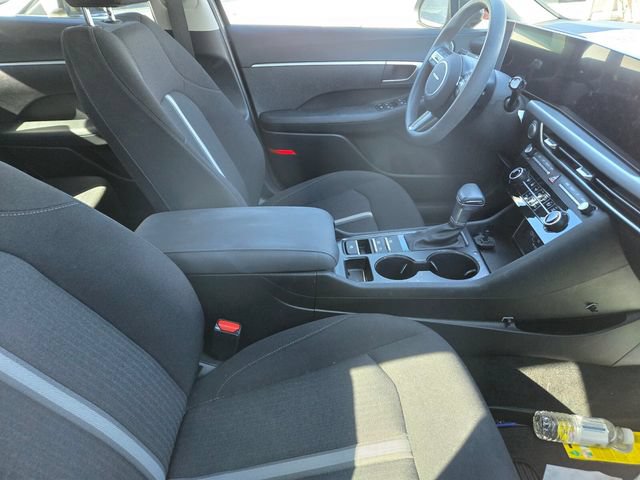 Used 2025 Hyundai Sonata SE FWD image 3