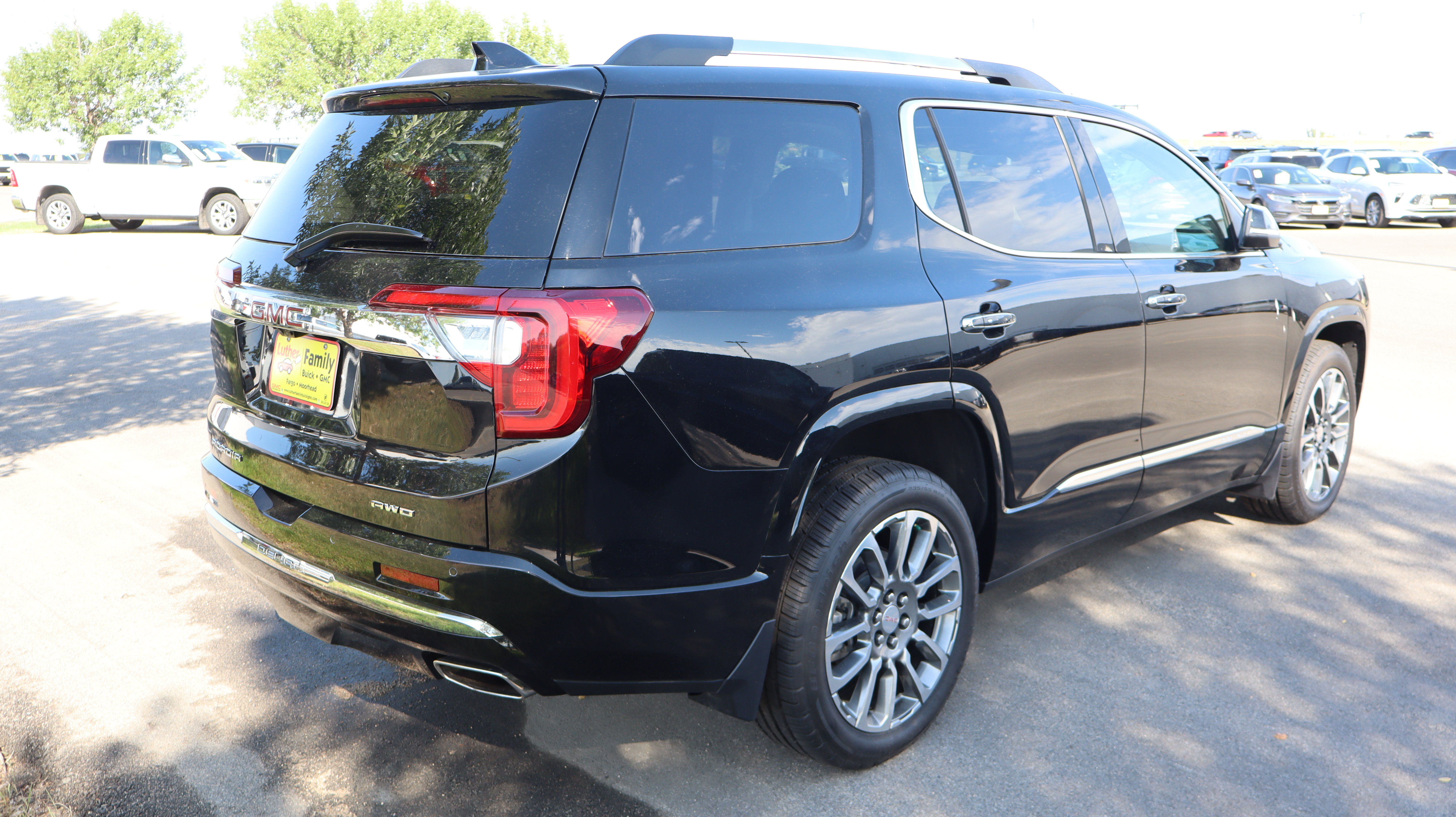 Used 2023 GMC Acadia Denali w/ Denali Technology Package AWD/4WD image 7