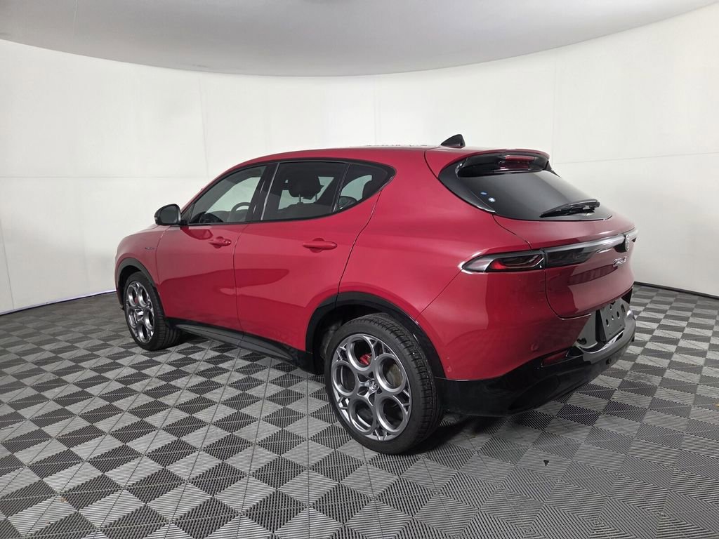 Used 2025 Alfa Romeo Tonale w/ Premium Package AWD/4WD image 9