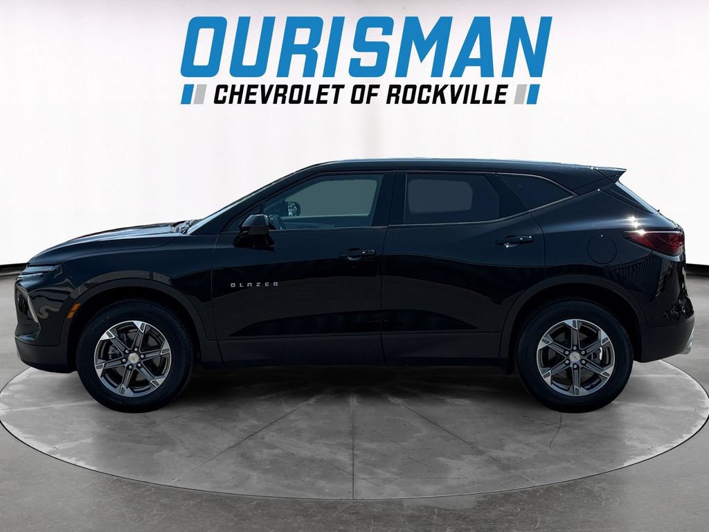 Used 2026 Chevrolet Blazer LT FWD image 3