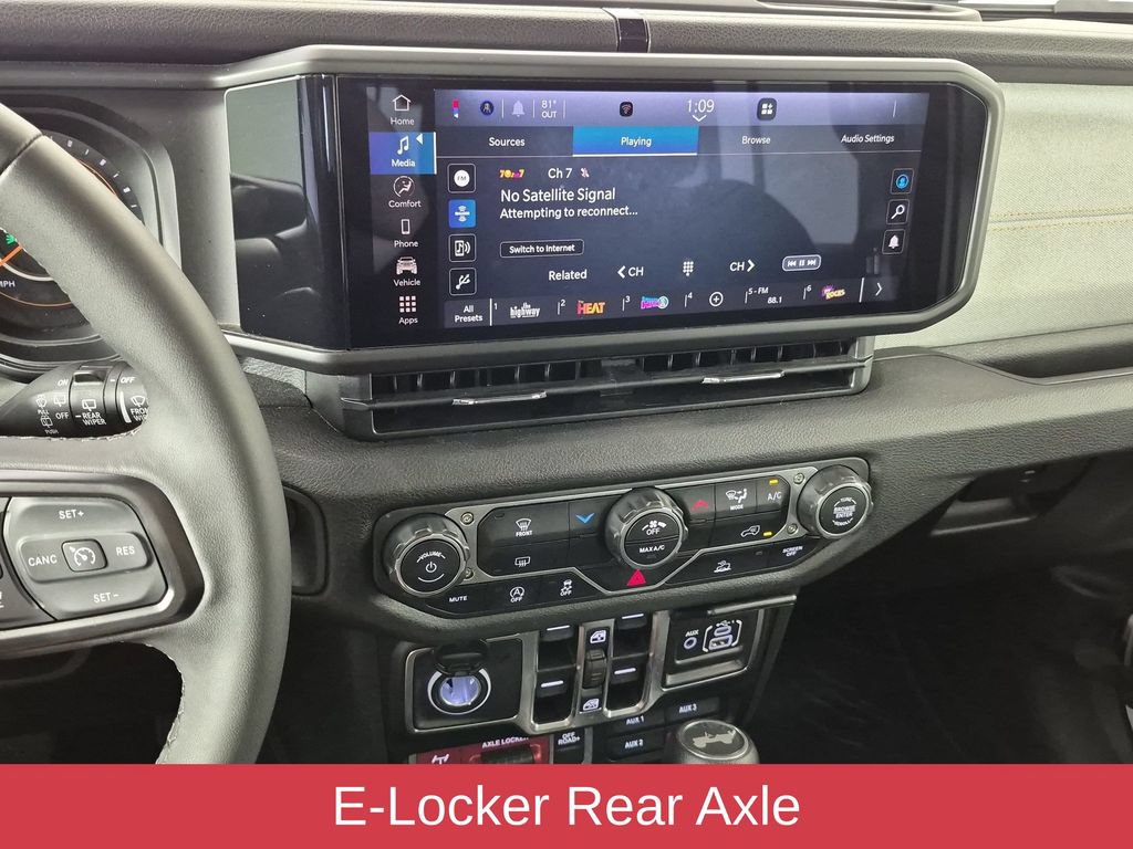 Used 2025 Jeep Wrangler Unlimited Sport AWD/4WD image 22