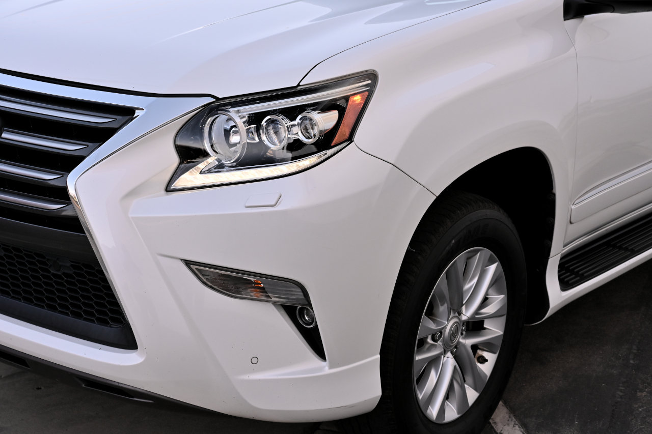 Used 2015 Lexus GX 460 w/ Premium Package AWD/4WD image 22