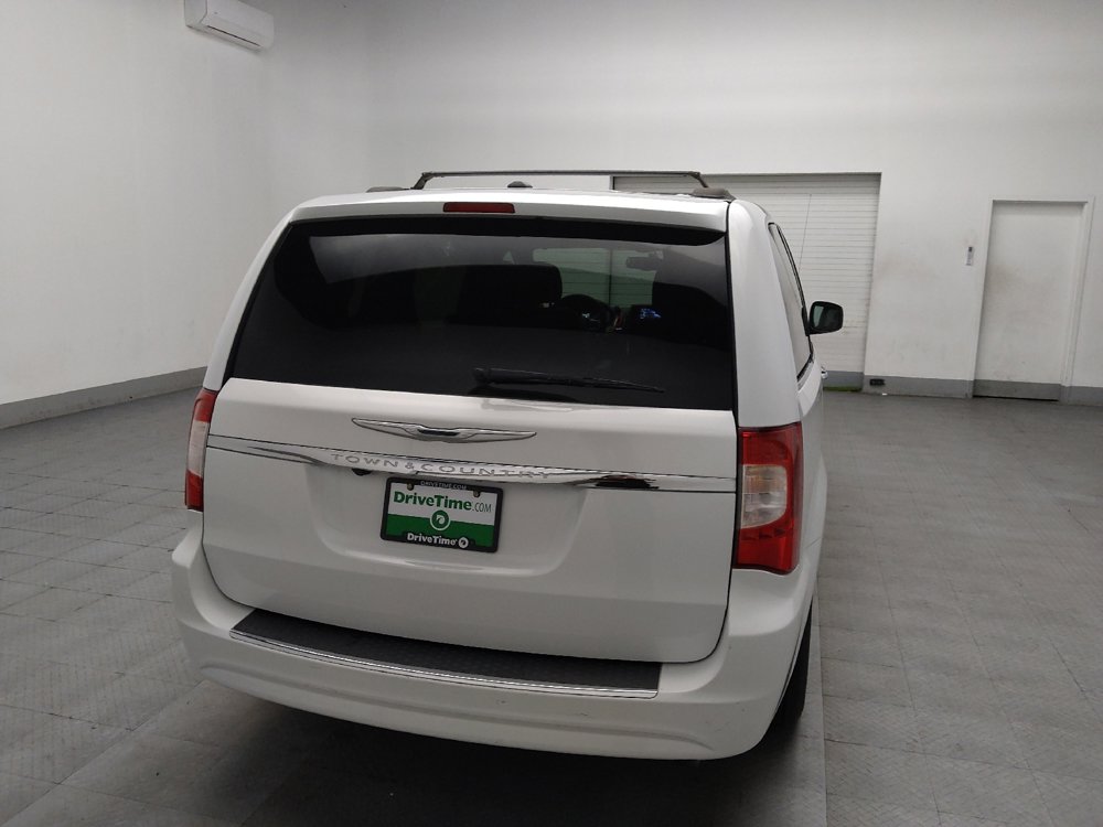 Used 2016 Chrysler Town & Country Touring w/ Driver Convenience Group image 7