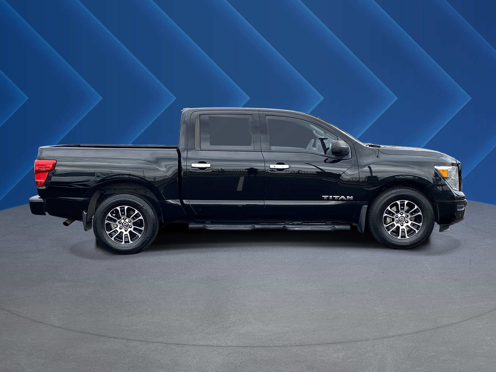 Used 2021 Nissan Titan SV w/ SV Convenience Package RWD image 2
