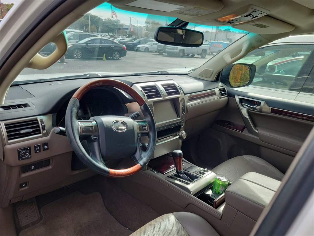 Used 2012 Lexus GX 460 image 4