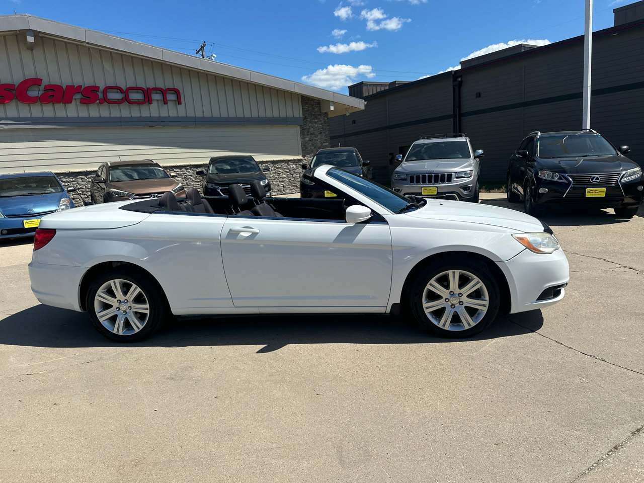 Used 2014 Chrysler 200 Touring image 2