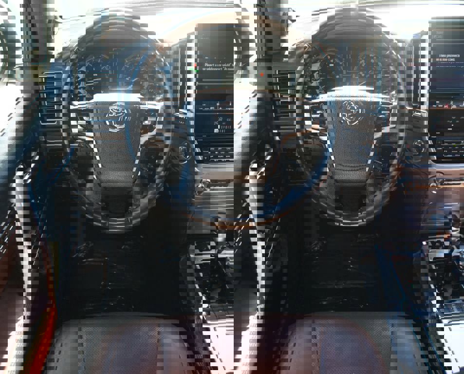 Used 2021 Toyota Land Cruiser image 5