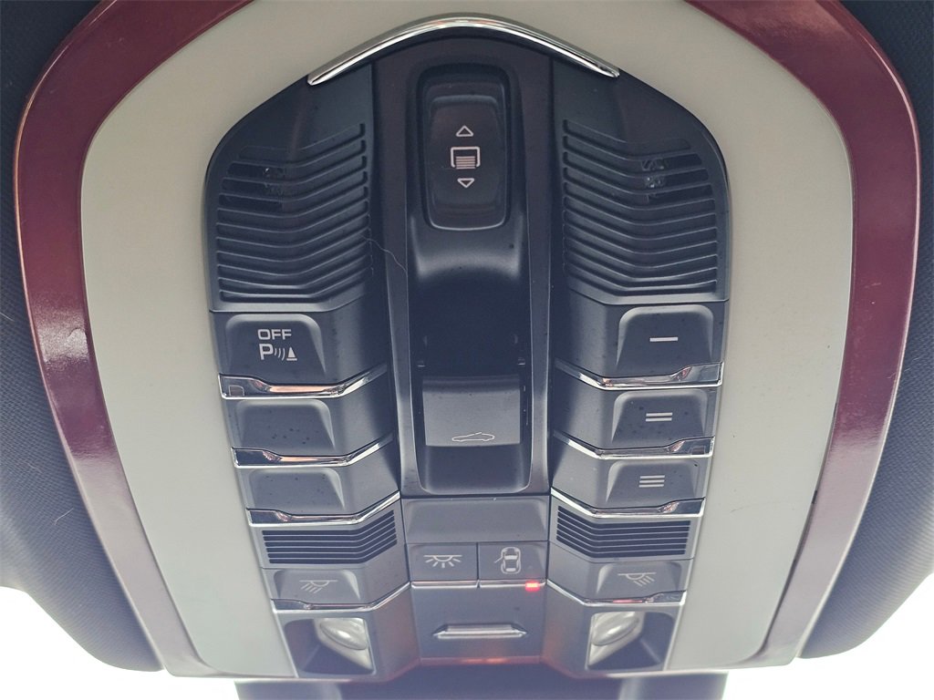 Used 2016 Porsche Macan S image 32