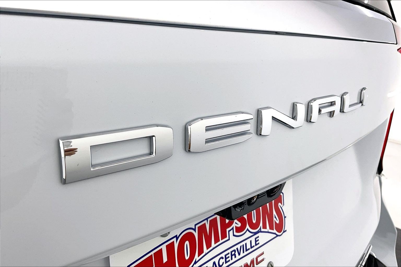 New 2026 GMC Yukon Denali w/ Denali Reserve Package AWD/4WD image 17