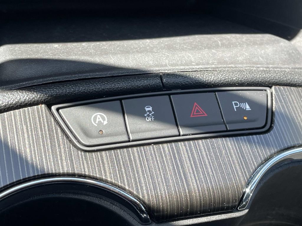 Used 2022 GMC Acadia SLT image 21