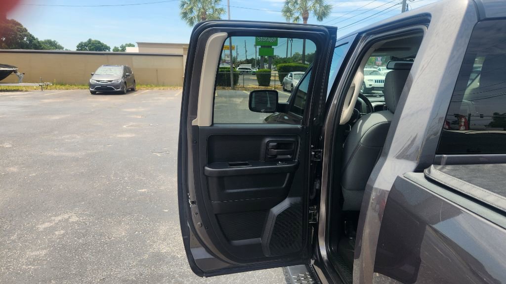 Used 2016 RAM 1500 Express AWD/4WD image 11