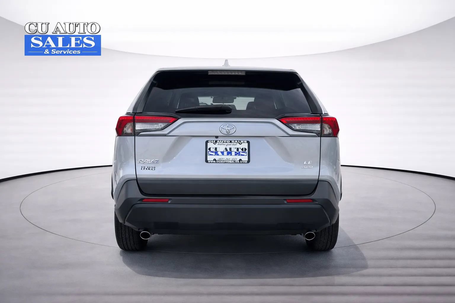 Used 2022 Toyota RAV4 LE AWD/4WD image 5
