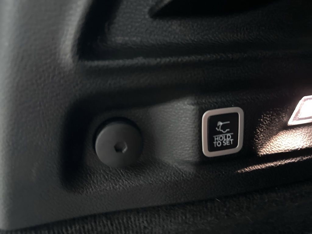 Used 2021 Jeep Grand Cherokee L Overland w/ Luxury Tech Group IV image 30