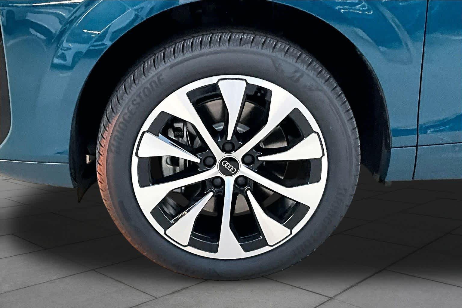 New 2026 Audi Q3 quattro 2.0T AWD/4WD image 11