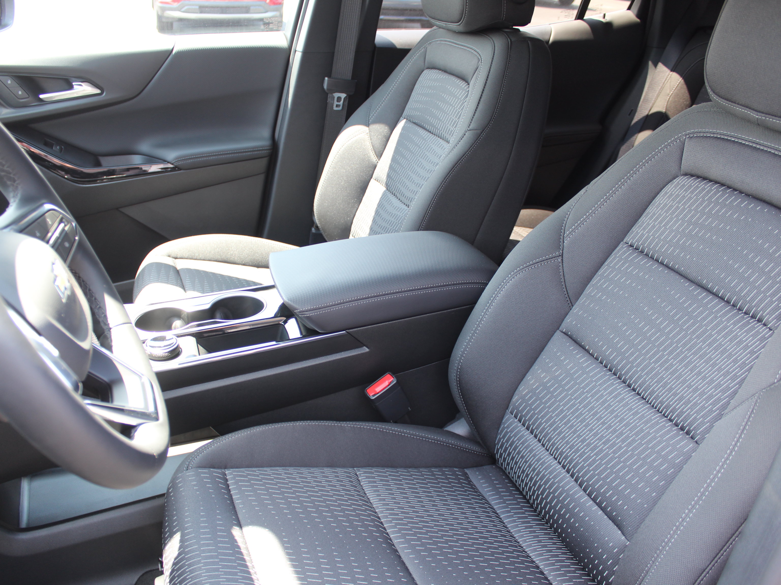 New 2027 Chevrolet Equinox LT FWD image 9