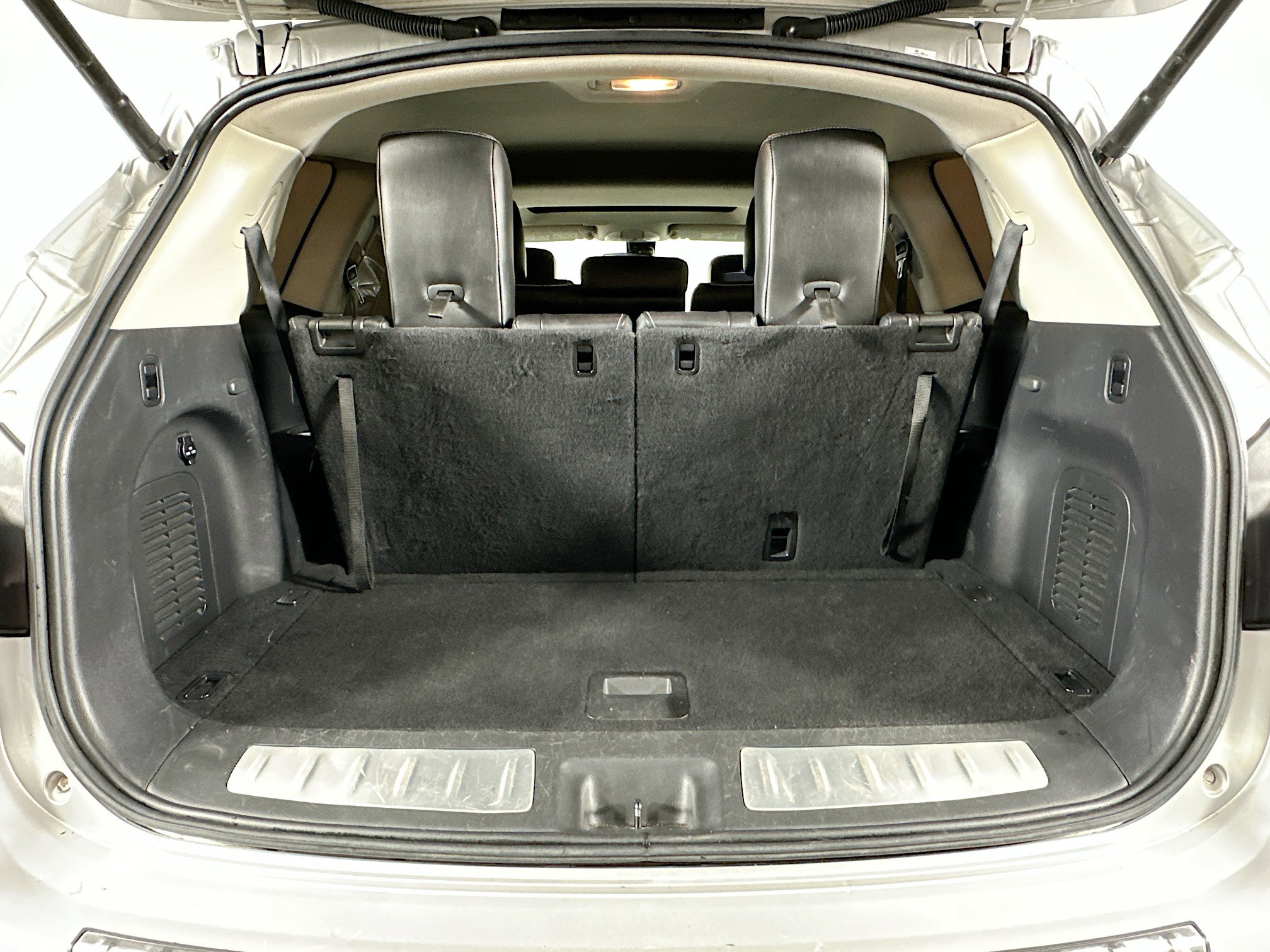 Used 2017 INFINITI QX60 Luxe w/ Premium Plus Package image 32