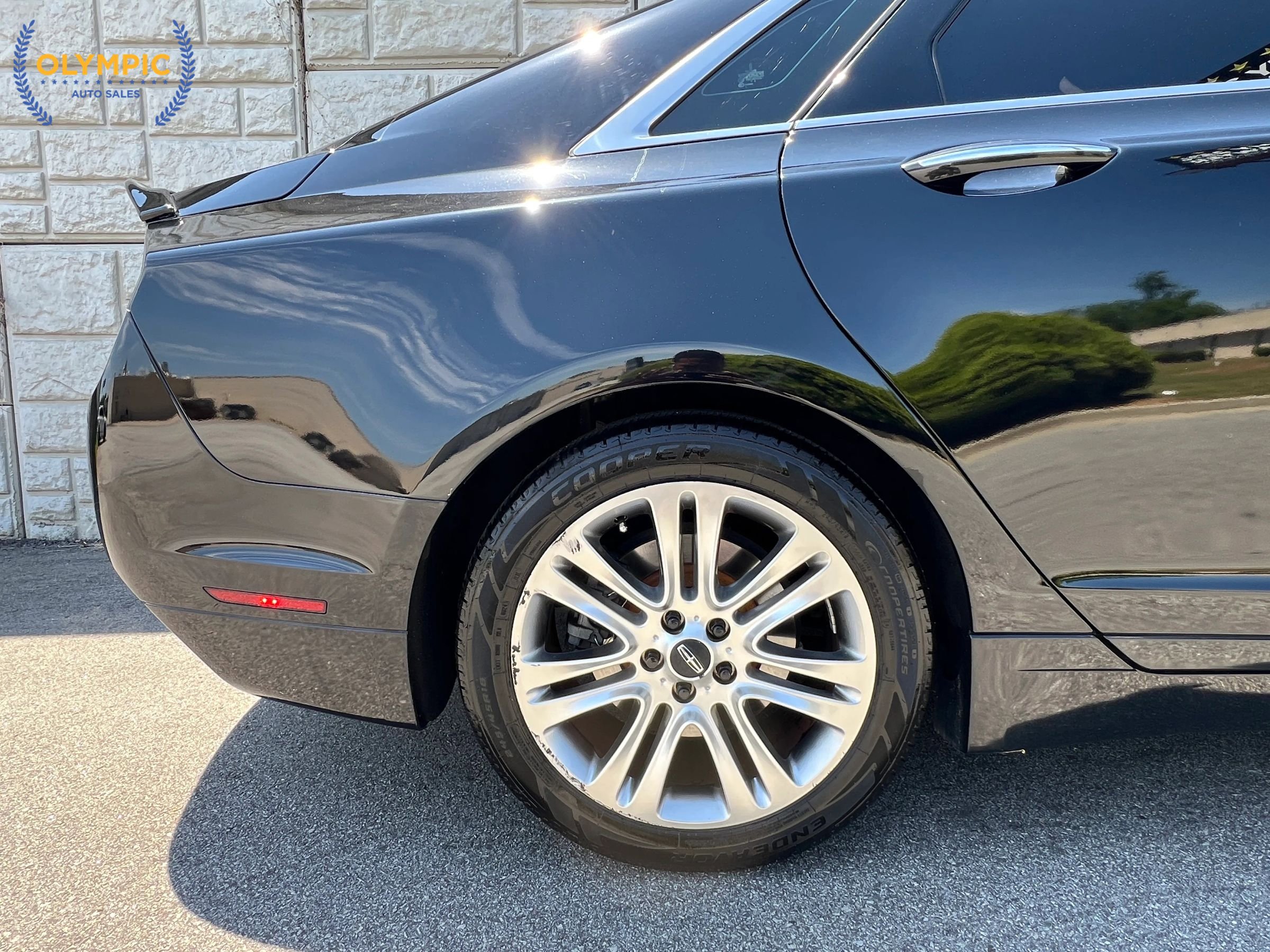 Used 2016 Lincoln MKZ w/ Equipment Group 200A Select FWD image 12