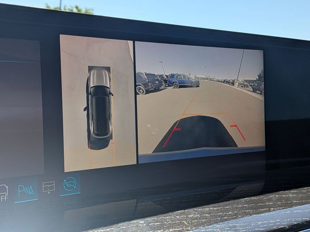 Certified 2025 Cadillac Escalade IQ Sport 1 AWD/4WD image 13