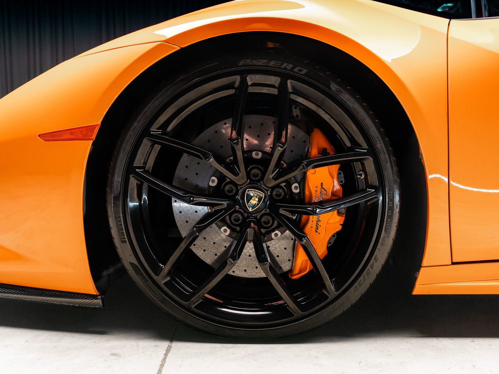 Used 2015 Lamborghini Huracan LP 610-4 image 27