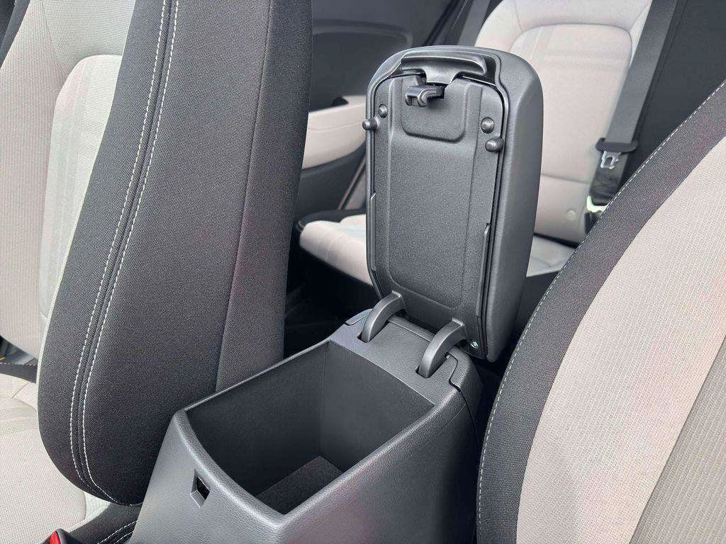 New 2026 Hyundai Venue SEL FWD image 18