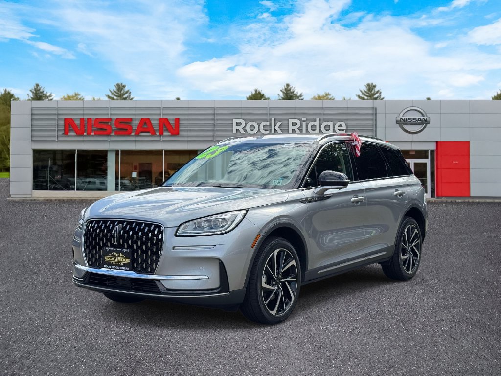Used 2023 Lincoln Corsair Reserve w/ Equipment Group 201A AWD/4WD image 2