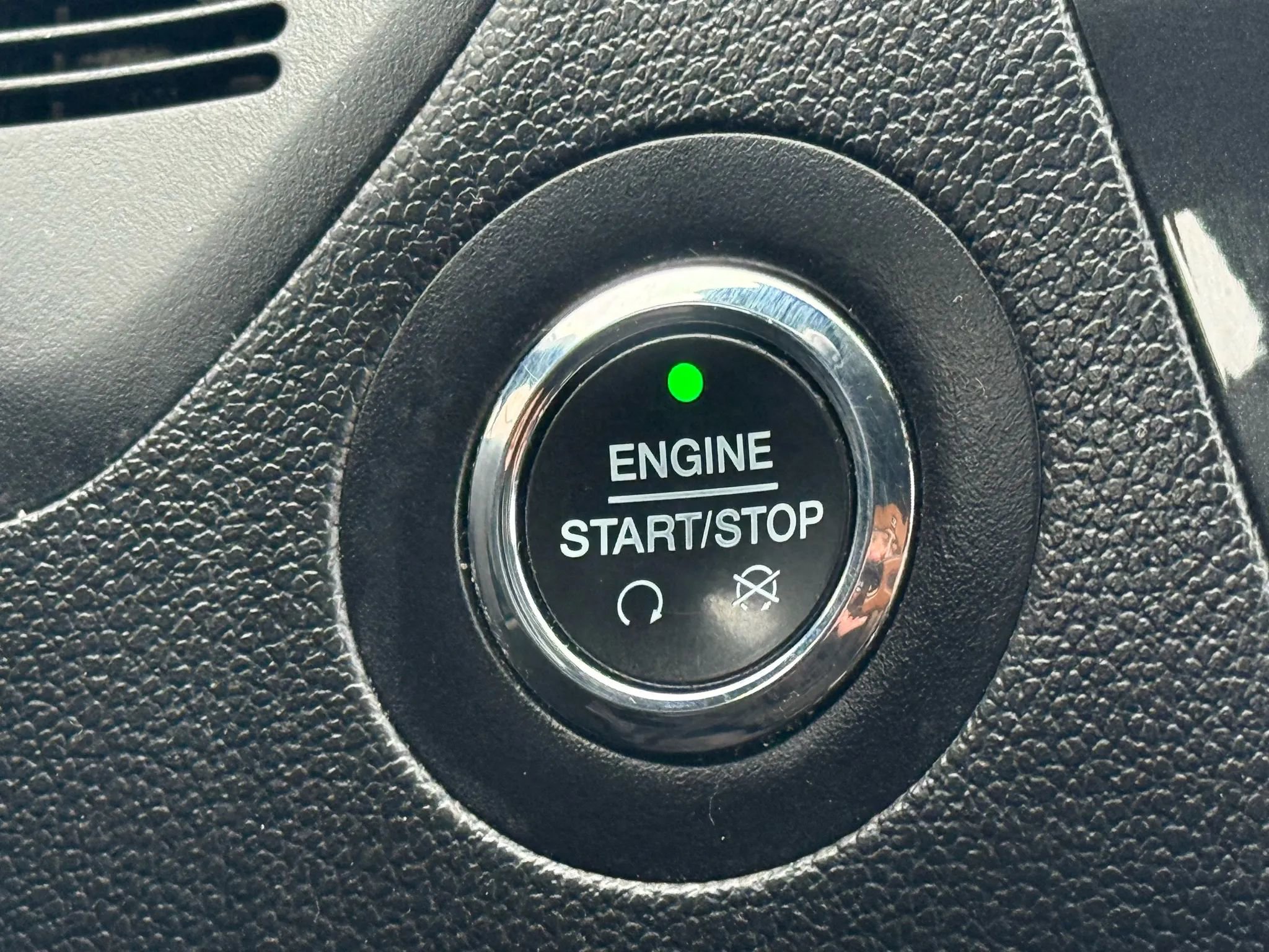 Used 2018 Ford Explorer XLT w/ Equipment Group 202A image 43